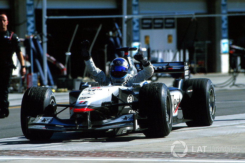 2001 - Indianapolis: Mika Häkkinen, McLaren-Mercedes MP4-16