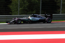 Льюїс Хемілтон, Mercedes AMG F1 W07 Hybrid