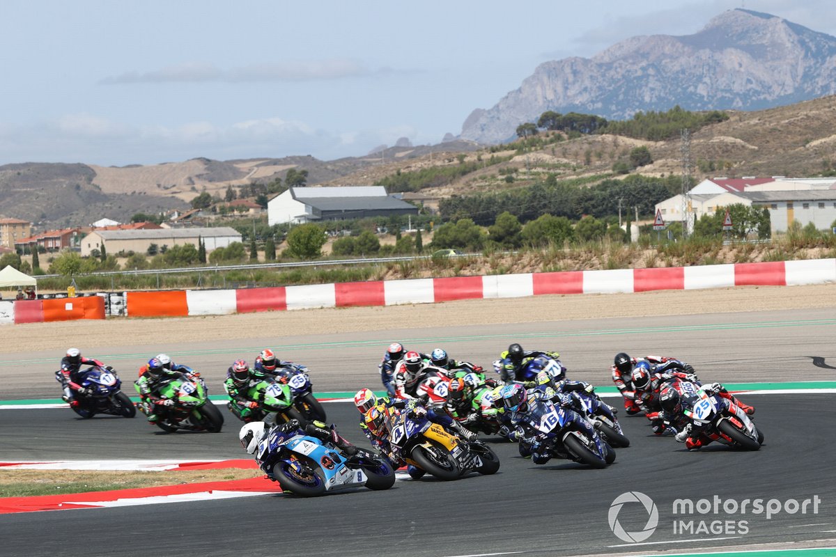 Simon Jespersen, Kallio Racing, saat memimpin balapan World Supersport (WSSP) Navarra 2021.