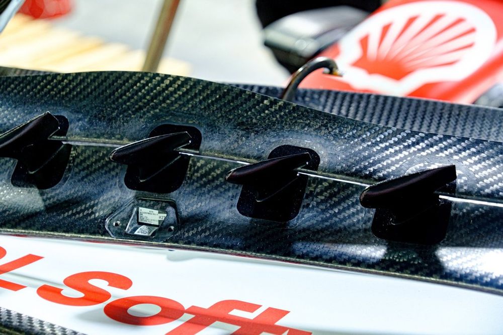 Detalle del alerón delantero del Ferrari SF-23