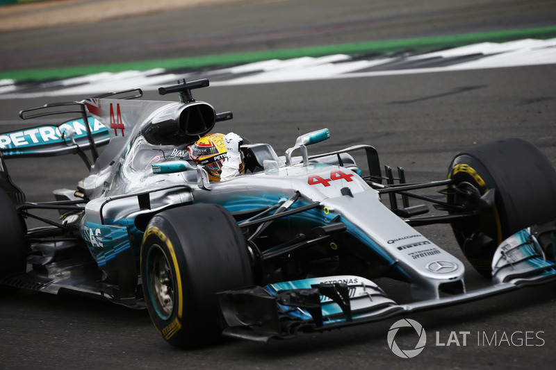 Il vincitore della gara Lewis Hamilton, Mercedes AMG F1 W08