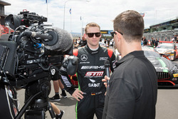 #22 STM / HTP Motorsport, Mercedes AMG GT3: Maro Engel met de media