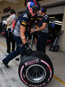 Red Bull Racing mechanic and Pirelli tyre