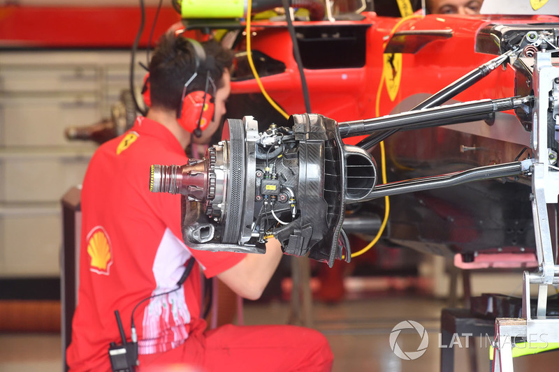 Ferrari SF71H front brake and wheel hub detail