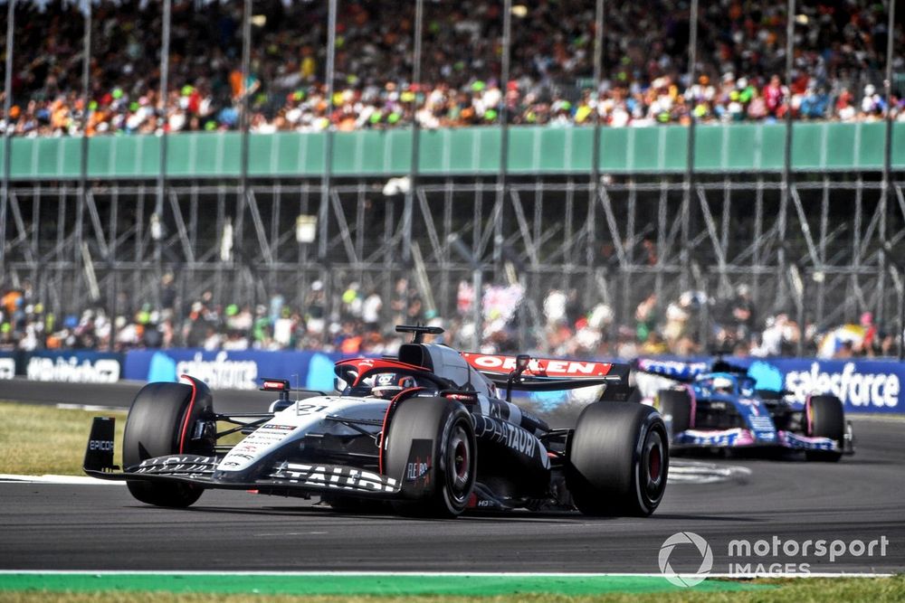 Nyck de Vries, AlphaTauri AT04, Esteban Ocon, Alpine A523