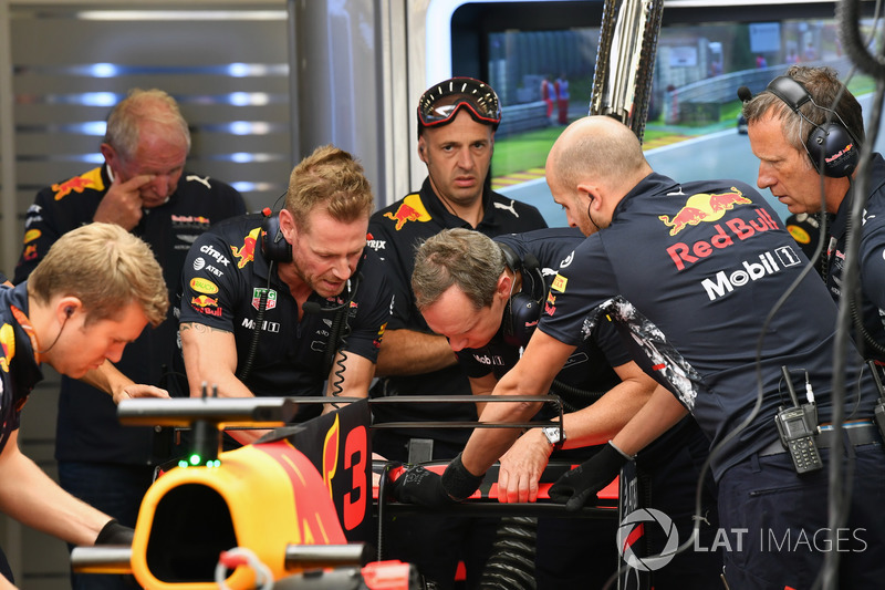 Red Bull Racing mechanics