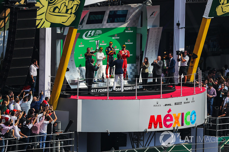 Podium: Ganador, Max Verstappen, Red Bull Racing, segundo, Valtteri Bottas, Mercedes AMG F1, tercero, Kimi Raikkonen, Ferrari
