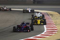Брендон Хартлі, Toro Rosso STR13 Honda, попереду суперників