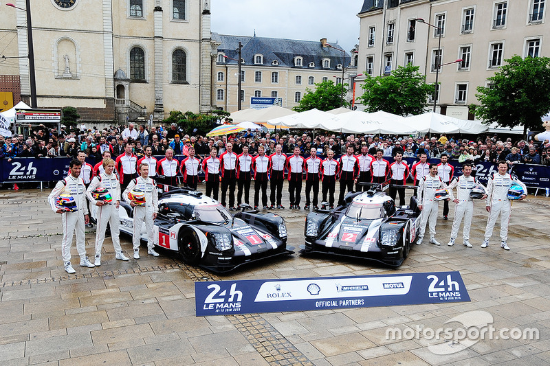 #1 und #2: Porsche Team