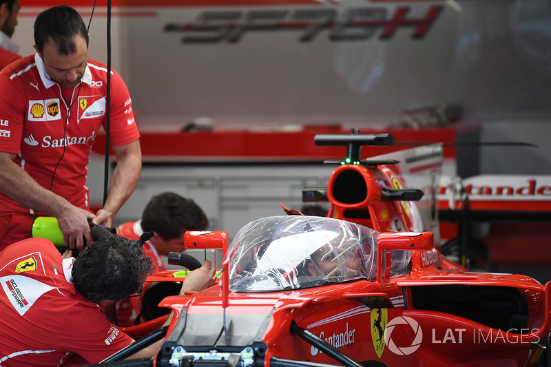 Ferrari SF70H mit Cockpitschutz Shield