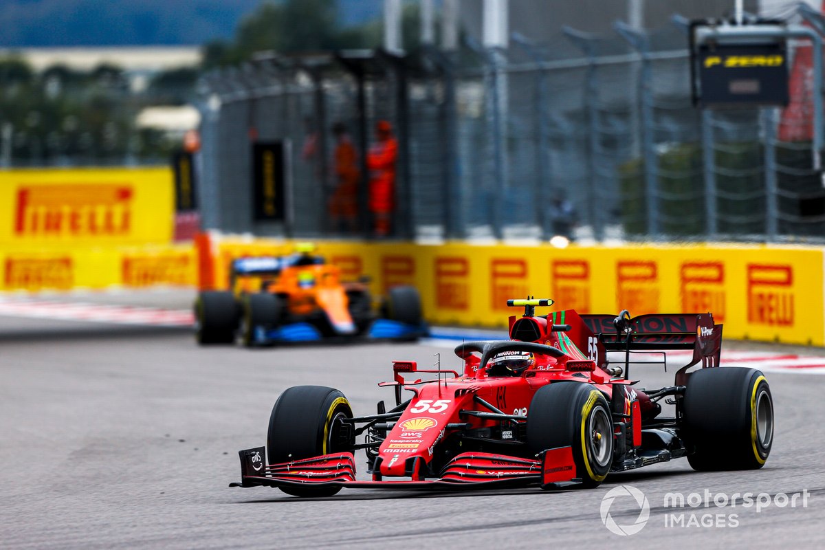 Carlos Sainz Jr., Ferrari SF21, Lando Norris, McLaren MCL35M