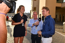 Rosanna Tennant, Johnny Herbert, Sky TV ve Nico Rosberg, Mercedes-Benz Temsilcisi