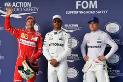 Polesitter Lewis Hamilton, Mercedes AMG F1, second place Sebastian Vettel, Ferrari, third place Valt