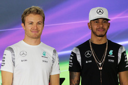 Nico Rosberg, Mercedes AMG F1; Lewis Hamilton, Mercedes AMG F1