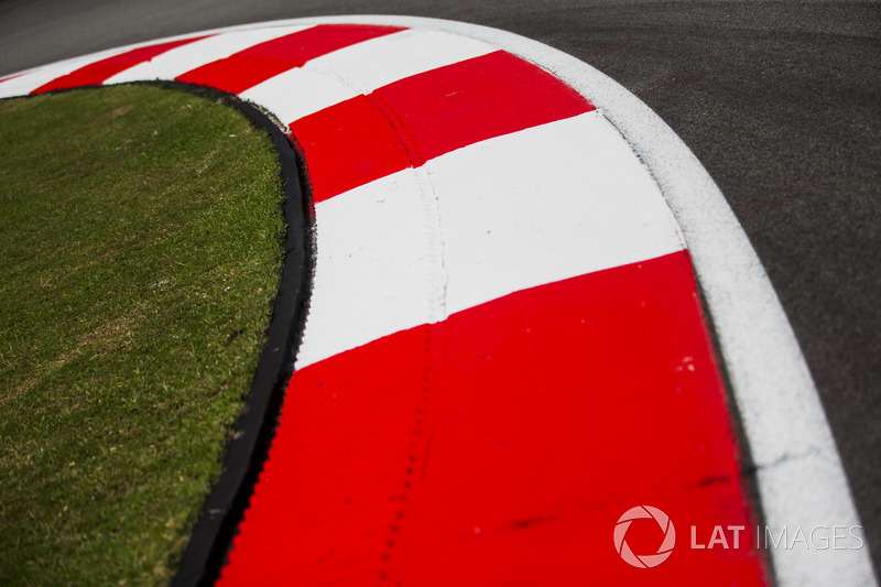 Kerb detail