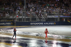Max Verstappen, Red Bull Racing ve Kimi Raikkonen, Ferrari kaza