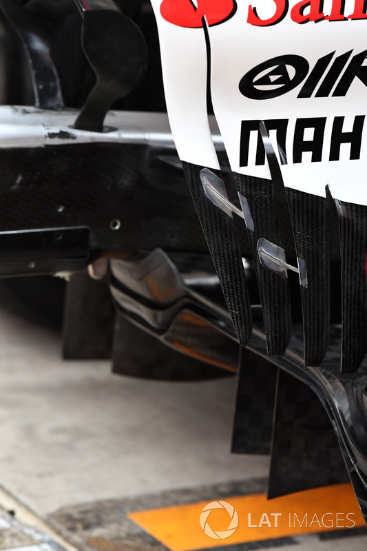 Ferrari SF70H arka kanat detaylı