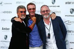 Eddie Jordan, Eddie Irvine en acteur Liam Cunningham op de Amber Lounge Fashion Show