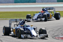 Marcus Ericsson, Sauber C35 precede il compagno di squadra Felipe Nasr, Sauber C35