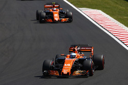 Fernando Alonso, McLaren MCL32, Stoffel Vandoorne, McLaren MCL32