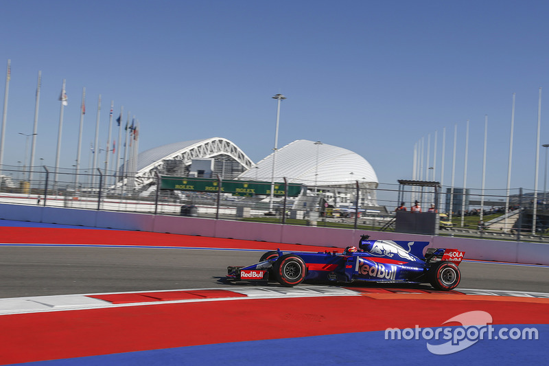12. Daniil Kvyat, Scuderia Toro Rosso STR12