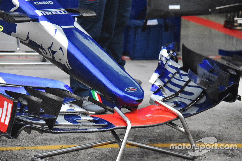 Scuderia Toro Rosso STR12 new nose