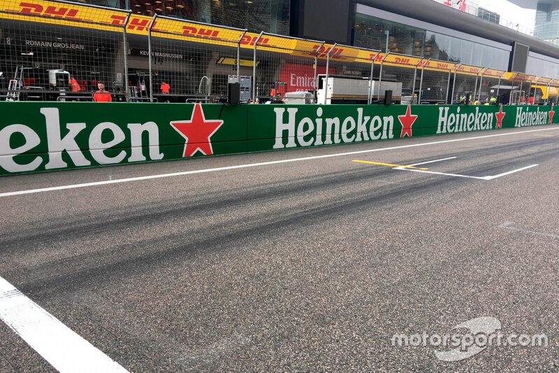 Grid slots of the front row