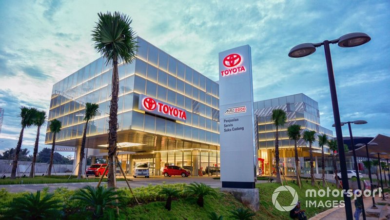 Dealer Toyota Auto 2000