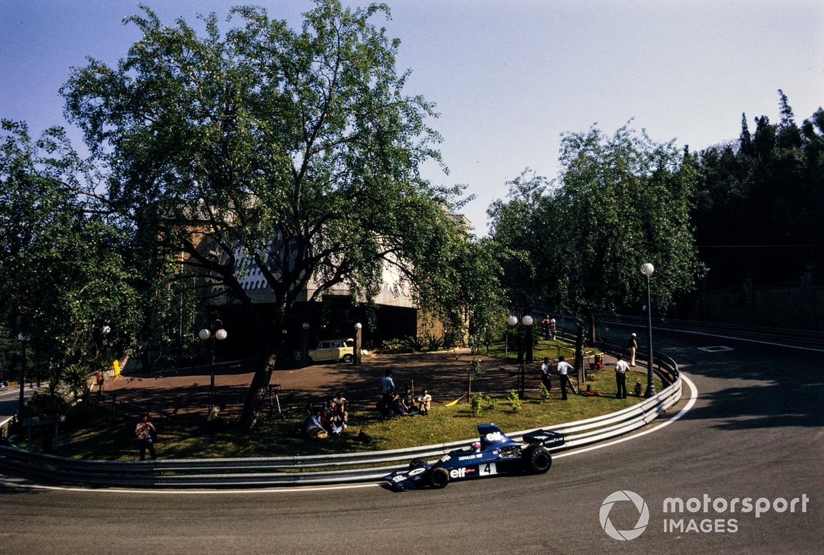 Tikungan hairpin Montjuic dan belokan melengkung mengingatkan pada Monako