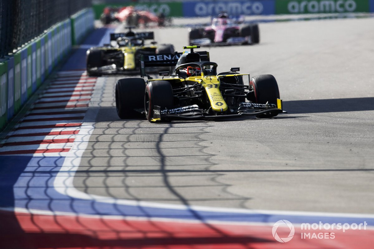 Esteban Ocon, Renault F1 Team R.S.20, Daniel Ricciardo, Renault F1 Team R.S.20, and Sergio Perez, Racing Point RP20