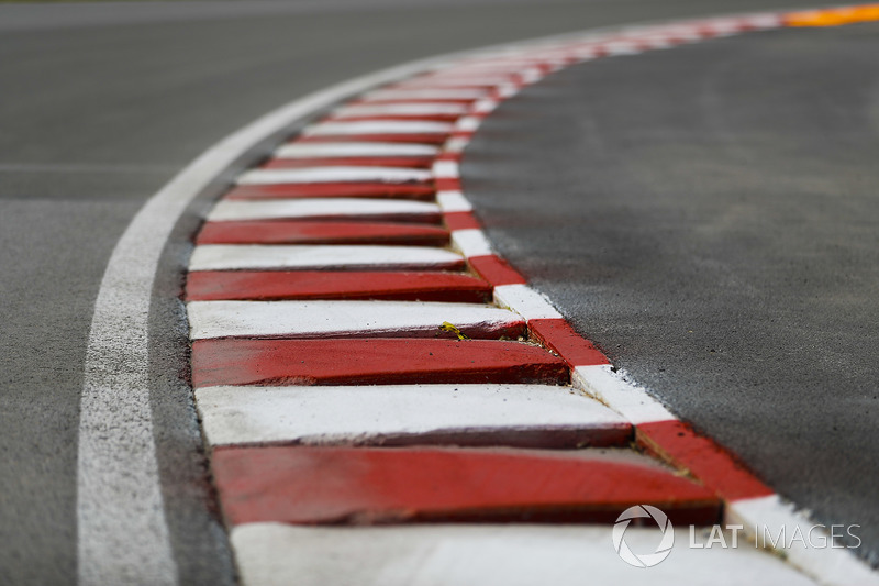 Circuit and kerb detail
