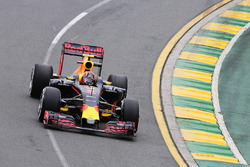 Daniil Kvyat, Red Bull Racing RB12