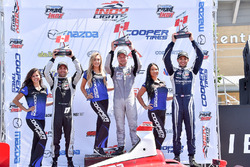 Подіум: переможець гонки Фелікс Росенквіст, Belardi Auto Racing, друге місце - Андре Неграо, Schmidt