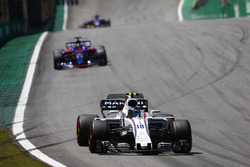 Lance Stroll, Williams FW40, Brendon Hartley, Scuderia Toro Rosso STR12