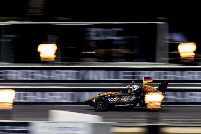 Рене Раст за кермом Ariel Atom Cup