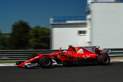 Kimi Raikkonen, Ferrari SF70-H rimuove una visiera a strappo