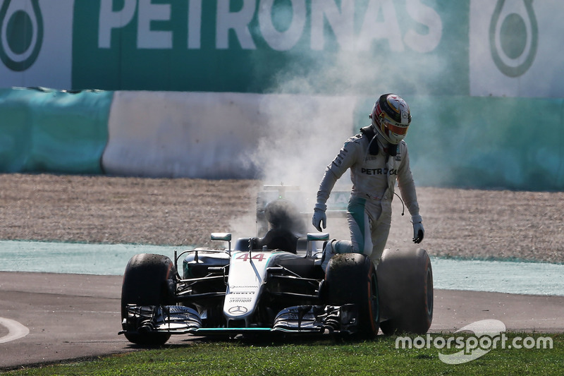 #1: Motorschaden bei Lewis Hamilton, Mercedes AMG F1 W07 Hybrid