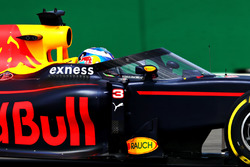 Daniel Ricciardo, Red Bull Racing RB12 met het aeroscreen