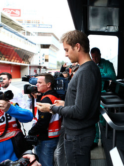 Nico Rosberg with the media