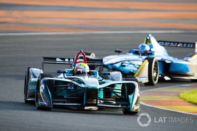 Оливер Тёрви, NIO Formula E Team и Николя Прост, Renault e.Dams