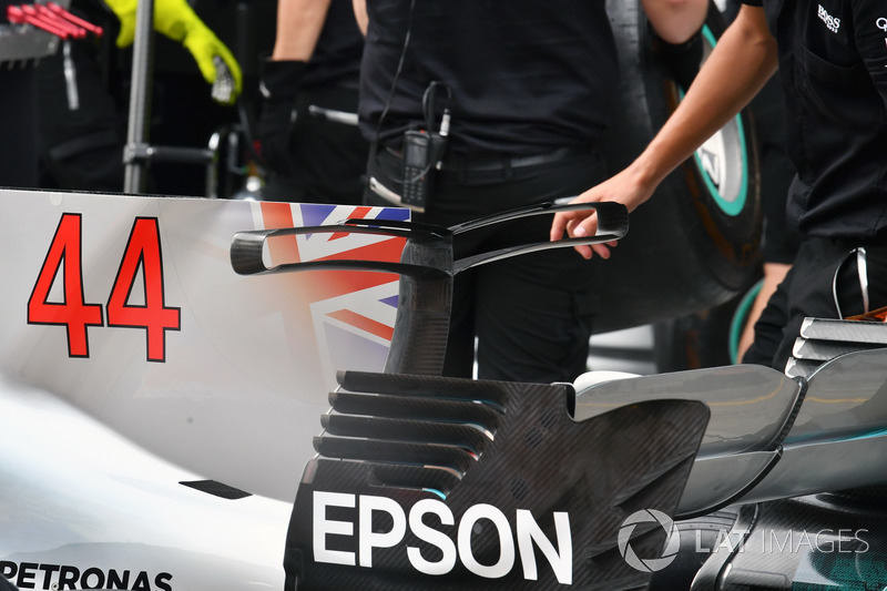 Mercedes F1 W08: T-Flügel