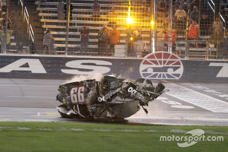 Unfall von Timothy Peters, MDM Motorsports Chevrolet