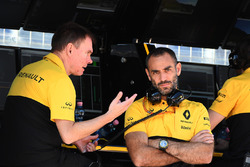 Алан Пермейн, головний гоночний інженер Renault Sport F1, Сіріль Абітебуль, виконавчий директор, Ren