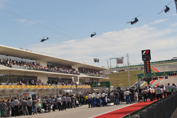 Chinook helicopter display over the grid
