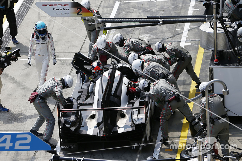 № 2 Porsche Team Porsche 919 Hybrid: Ромен Дюма, Ніл Яні, Марк Ліб