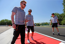 Rio Haryanto, Manor Racing walks the circuit with the team