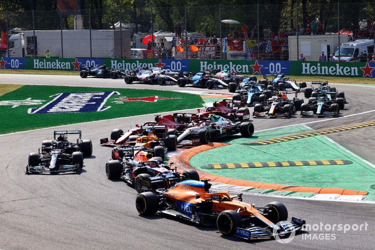 El inicio del Gran Premio de Italia que sería la vuelta al triunfo de Daniel Ricciardo.