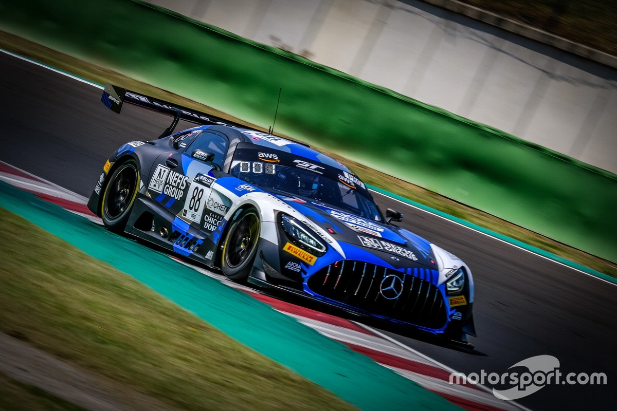 Mercedes-AMG GT3, который в этом году пилотирует пилот из Казани