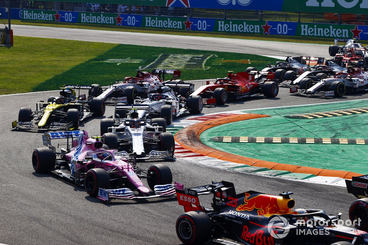 Max Verstappen, Red Bull Racing RB16 Sergio Perez, Racing Point RP20 et Pierre Gasly, AlphaTauri AT01