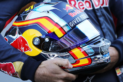 De helm van Carlos Sainz Jr., Scuderia Toro Rosso